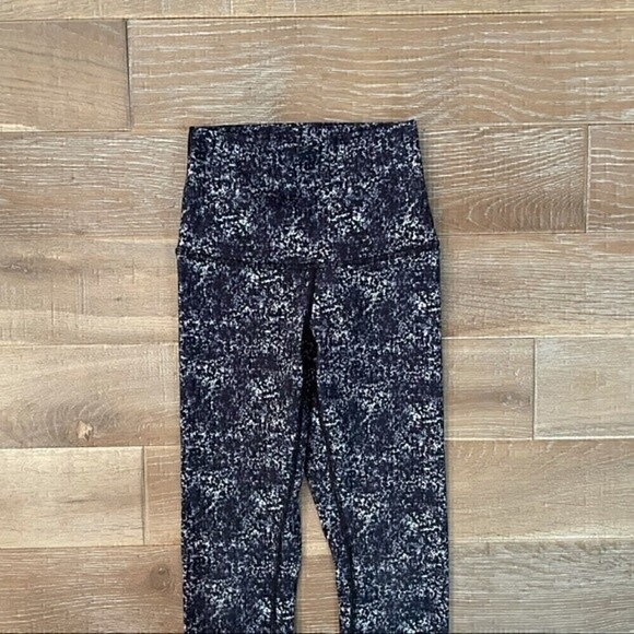 Lululemon High Rise Printed Leggings - Picture 3 of 4